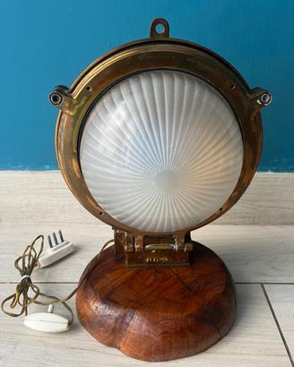 Vecchia lampada ottone nave trasformata da tavolo