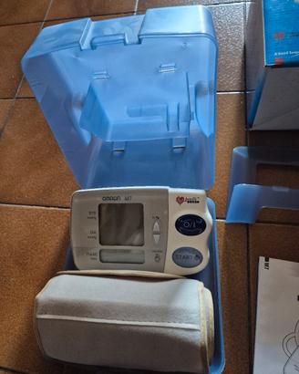 misuratore di pressione Omron M7