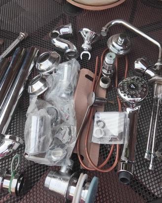 materiale ristrutturazione idraulica vintage 