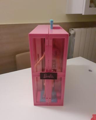 Armadio di Barbie