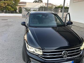 VOLKSWAGEN Tiguan 2.0 TDI 150 CV SCR DSG R-Line