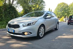 Kia Ceed cee'd 1.4 CRDi 5 porte Cool --OK NEOPATEN