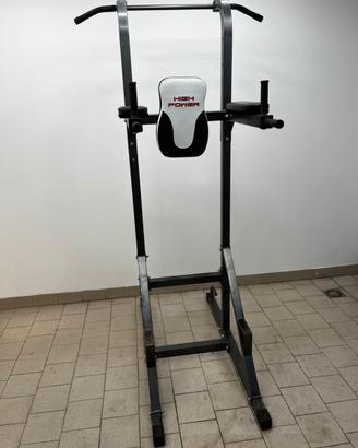 Power tower palestra trazioni