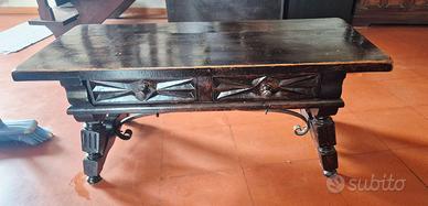 Tavolino in massello in stile spagnolo