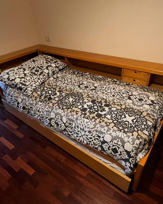 Letto singolo in legno per cameretta