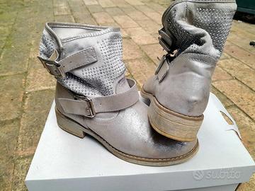 Stivaletto donna argentato