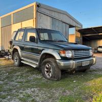Disponibili ricambi Mitsubishi Pajero V20 2.8 .