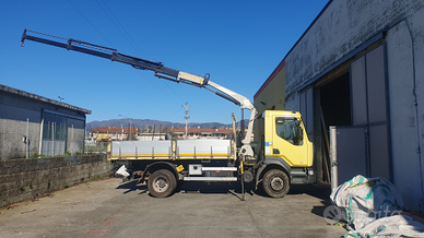 Autocarro Renault Midlum 160 ribal. gru