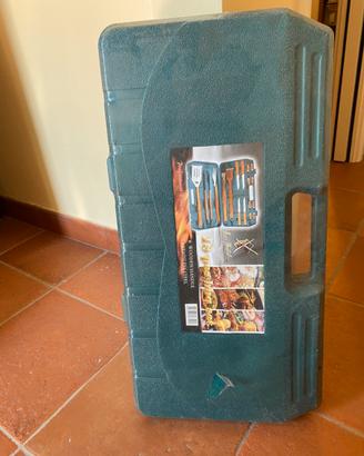 Valigetta con 18 accessori per barbecue