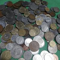 lotto di oltre 200 monete mondiali