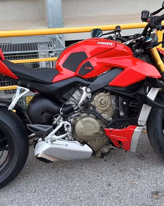 Ducati Streetfighter V4 S