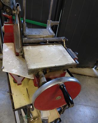 Vecchia affettatrice tipo Berkel