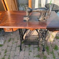 Macchina da cucire vintage anno 1890
