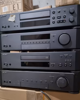Impianto Hi-Fi Sony + oltre 50 CD originali – €80