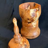 ciotola con coperchio in olivo