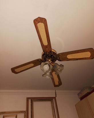 lampadario a tre luci con ventilatore a pale