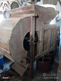 Antico macchinario agricolo