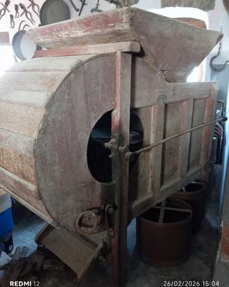 Antico macchinario agricolo