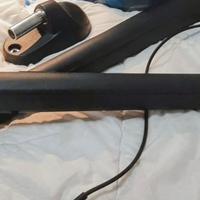 staffa e braccio per casco capelli