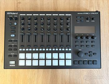 ROLAND MC 707 con KASCO e Case