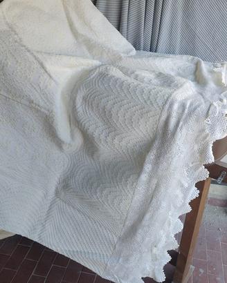 Copriletto in cotone fatto a mano