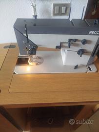 Macchina da cucire Necchi 