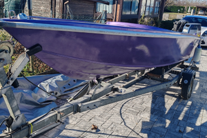 Cofano depierimardegan con motore