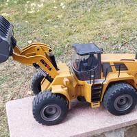 Huina 1583 versione tutta metallo
