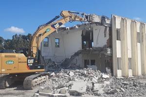 Escavatore quintali 200 con frantumatore rotante