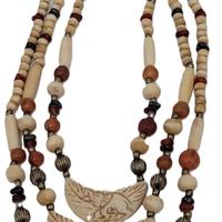 Collana dal sapore etnico.