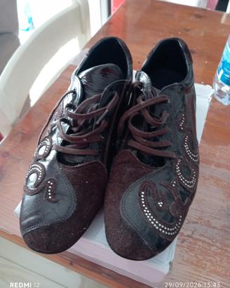 Sneakers donna con lacci 