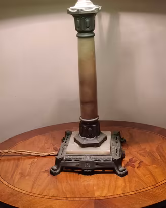 Antica Lampada da tavolo. Art Decò 900