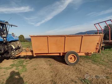 Rimorchio trasporto uva