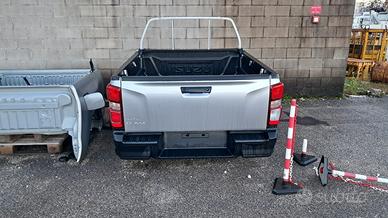 Toyota isuzu  cassone pick up 