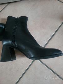 Stivaletti donna STRADIVARIUS