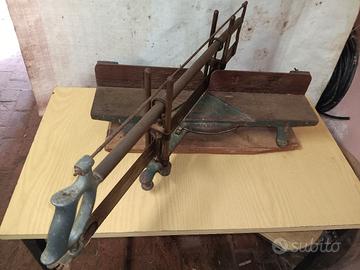 troncatrice manuale ULMIA , attrezzo storico