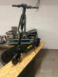 Monopattino elettrico jeep adventur