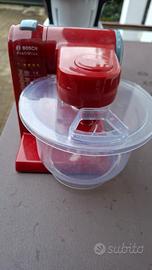 Bimby e impastatrice giocattolo.