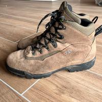 Scarponcini da montagna in Goretex  (suola Vibram)