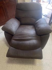 Poltrona relax  con pulsante elettrico