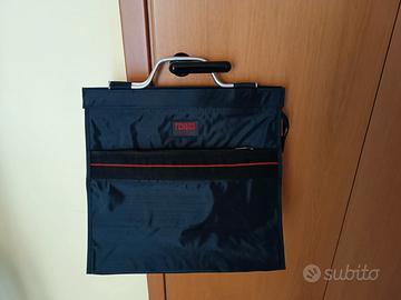 Borsa con manici in metallo 