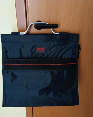 Borsa con manici in metallo 