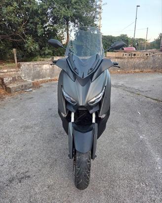 Yamaha XMAX 300 Tech MAX (2021) – Solo 8.700 km!