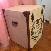 Baule in tessuto e pelle