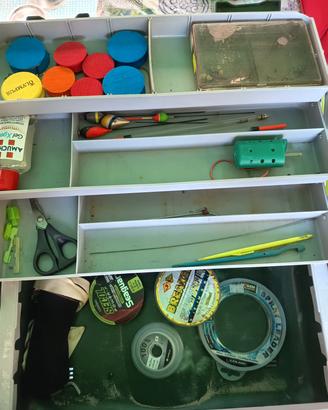 valigetta da pesca + accessori 