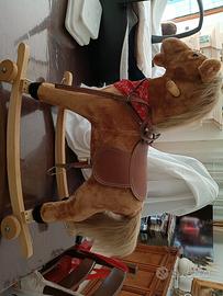 cavallo a dondolo 