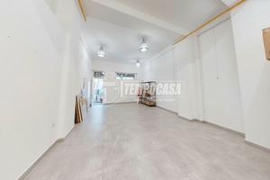 LOCALE COMMERCIALE CON POSSIBILITA' DI CAMBIO DI D