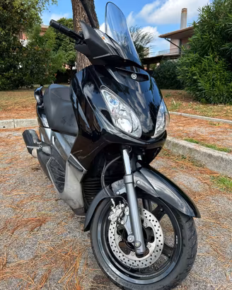 YAMAHA XMAX 250