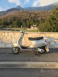 Vespa 150 LX