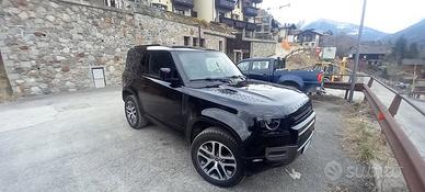 LAND ROVER DEFENDER 90 X-DYNAMIC SE 3.0 MHEV  2022